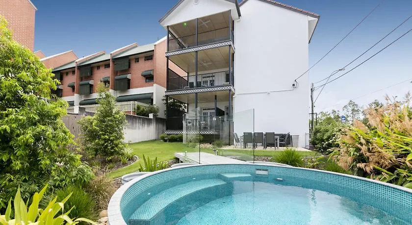 בריסביין Carrington Manor - 5Br Apartment
