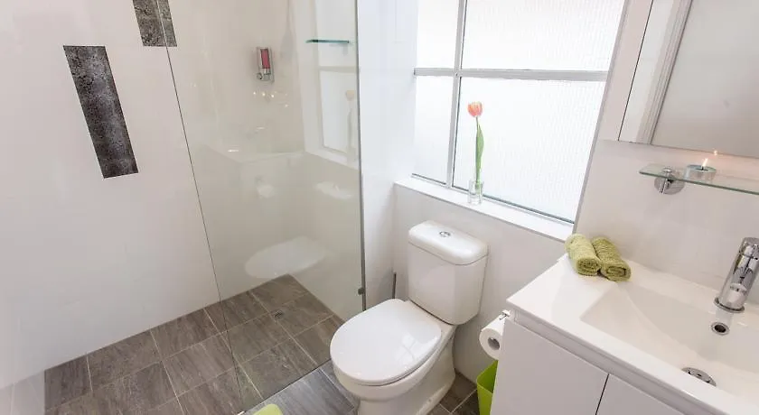 בריסביין Carrington Manor - 5Br Apartment