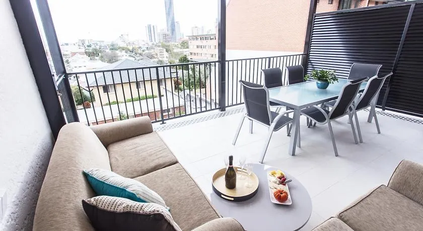 בריסביין Carrington Manor - 5Br Apartment